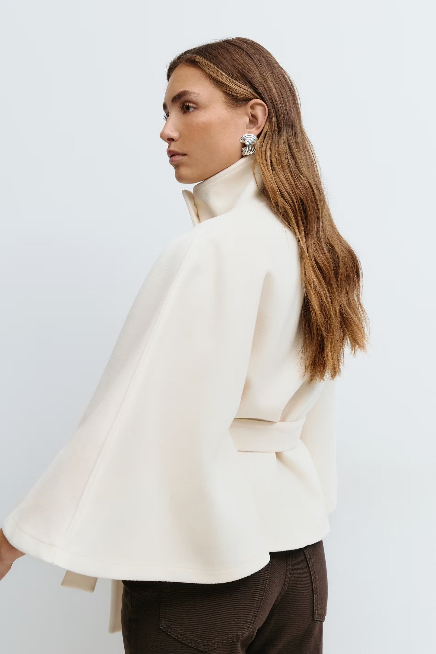 Belt cape jacket - White