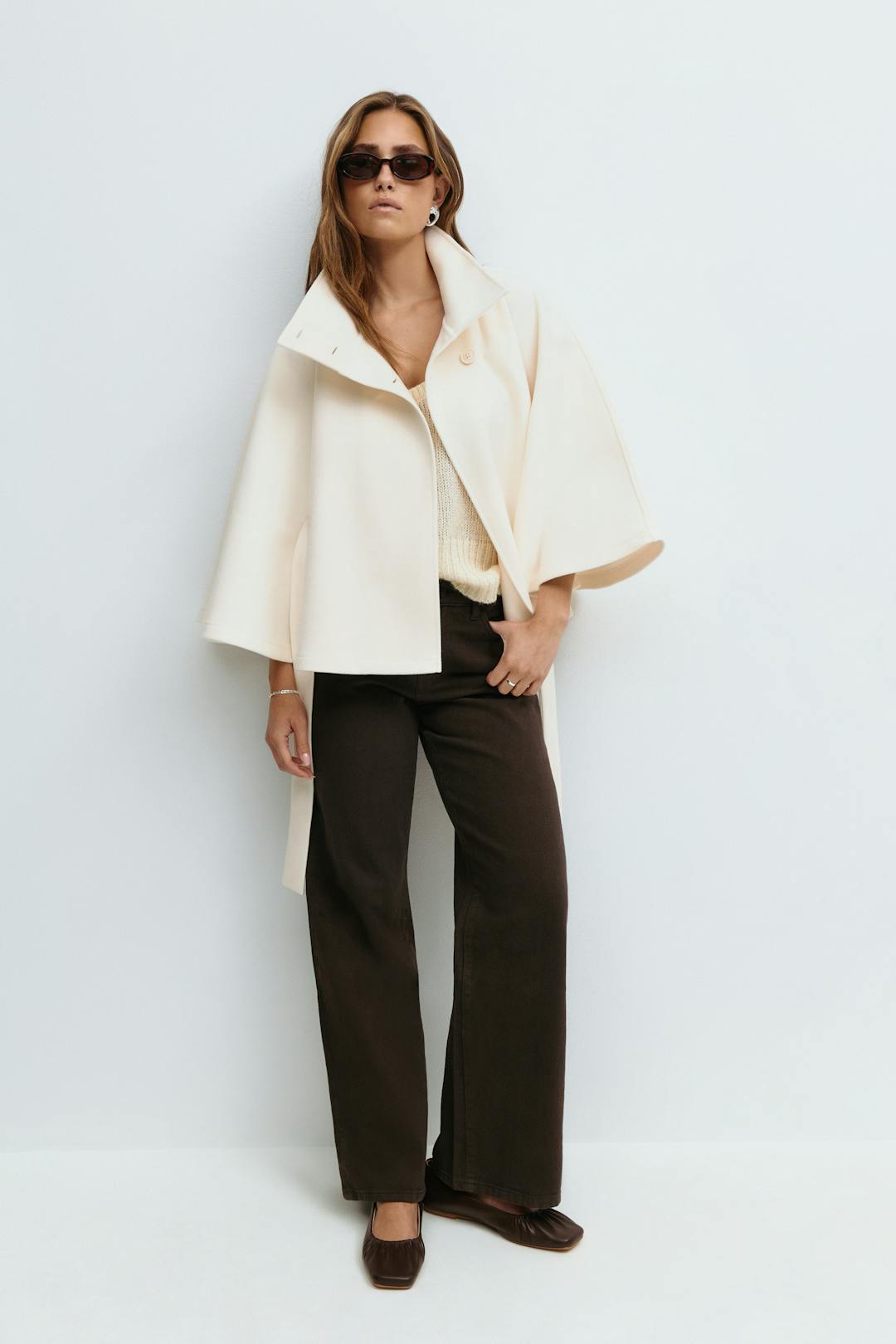 Belt cape jacket - White